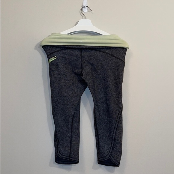 grey lululemon capris - Picture 2 of 7